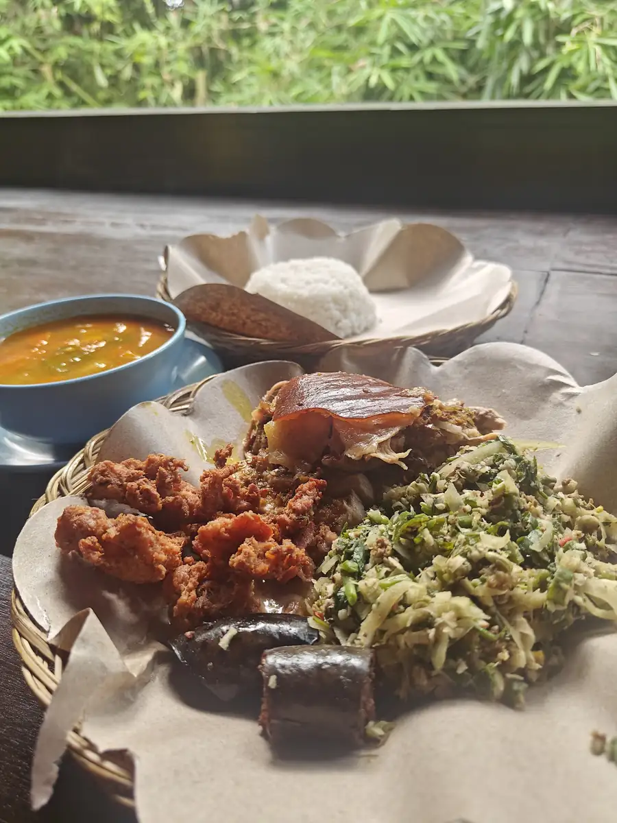 Warung Babi Guling Ibu Oka 3