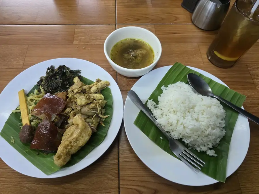 Babi Guling Men Lari